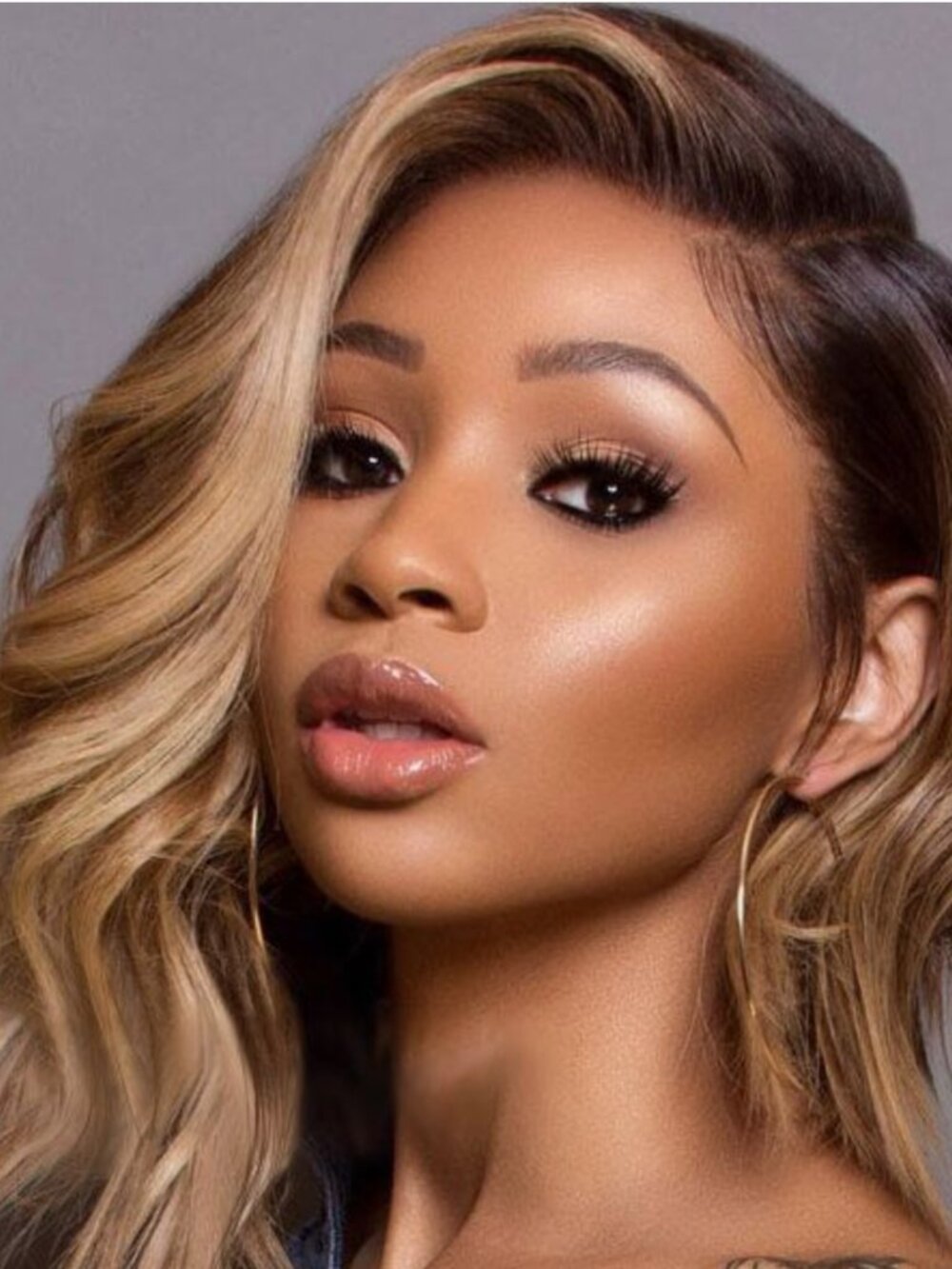 NWT Wave Bob Wig Honey Blonde Highlights 13x4 Lace Front Glueless